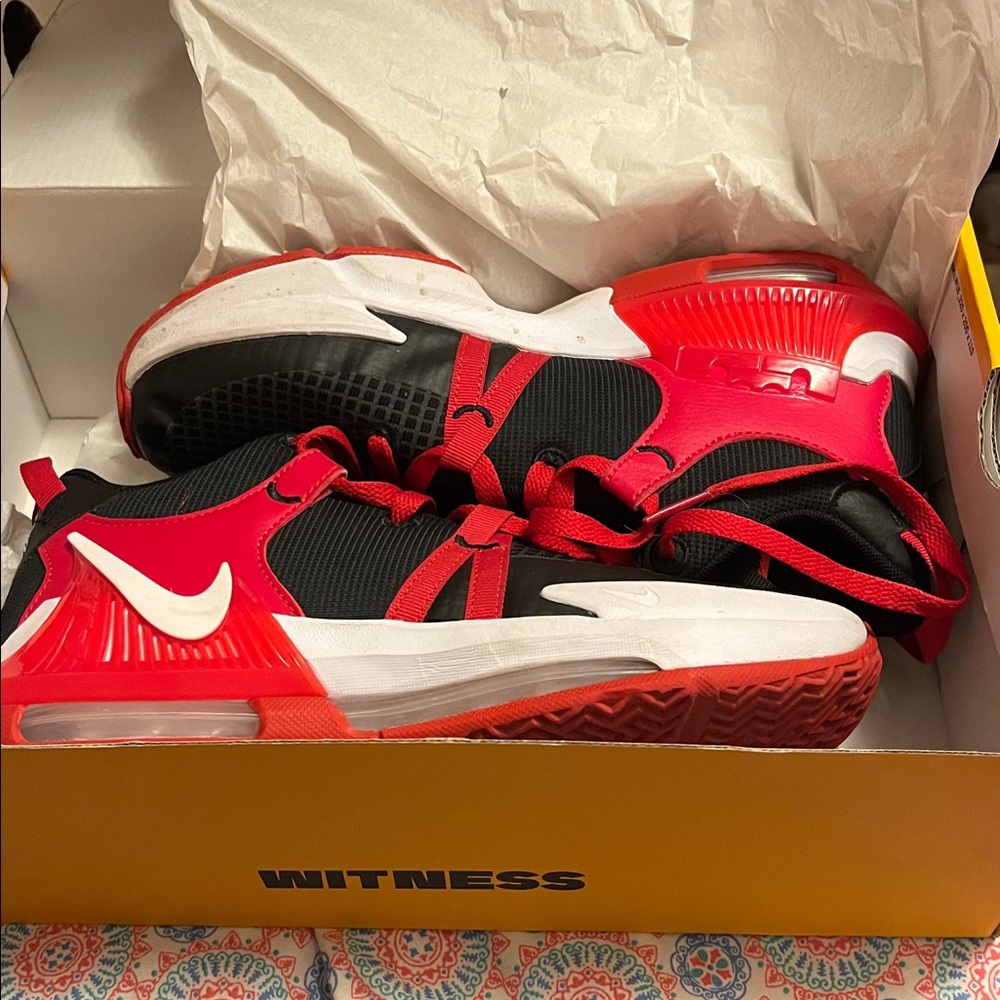 Lebron witness Vll (GS) 6 1/2 red and black and white